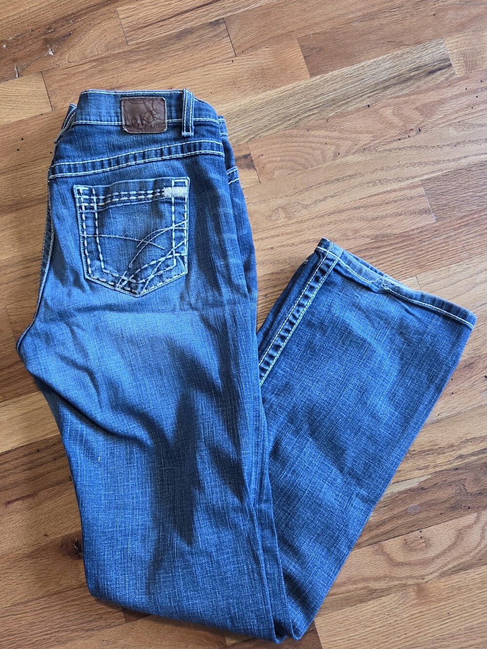 BKE Drew Women's 30x33.5 Medium Blue Boot Cut Jeans with Contrast Stitching